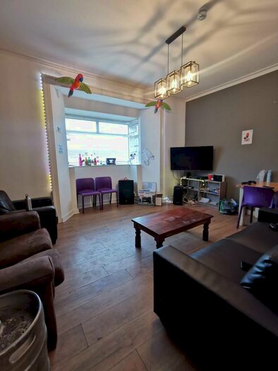 6 Bedroom House To Rent In Phillips Parade, Brynmill, Swansea, SA1