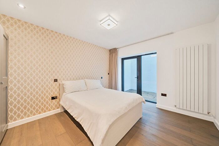 3 Bedroom Semi-Detached House To Rent In Bemish Road, Putney, London, SW15