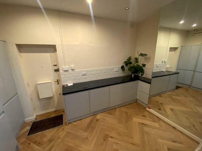 2 Bedroom Apartment To Rent In Regent Square, Doncaster, DN1