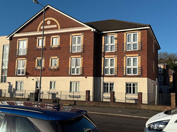 2 Bedroom Flat For Sale In Brighton Road, Purley, CR8