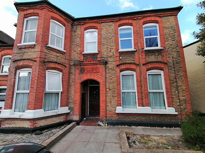1 Bedroom Flat To Rent In Norfolk Road, Ilford, Essex, IG3