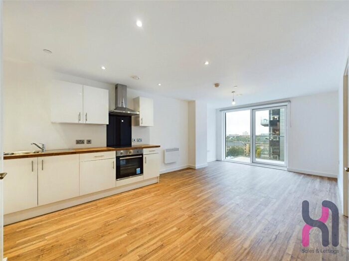 1 Bedroom Flat To Rent In Manchester Waters, Pomona Strand, Old Trafford, M16