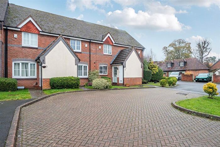 2 Bedroom Terraced House For Sale In Clover Close Wokingham, Berkshire, RG40