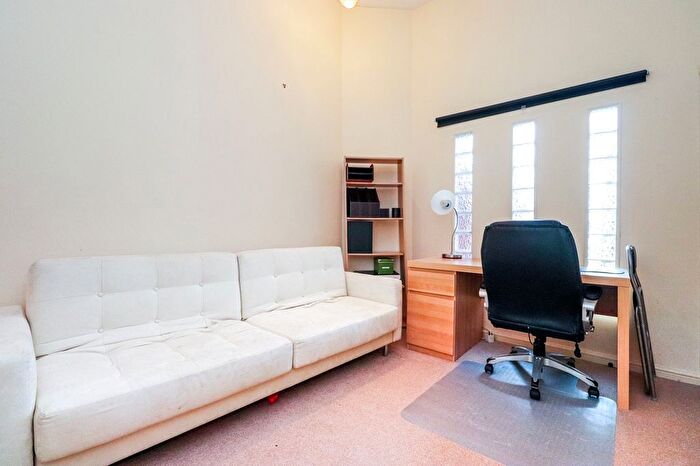 3 Bedroom Flat For Sale In Denton Mill Close, Carlisle, CA2
