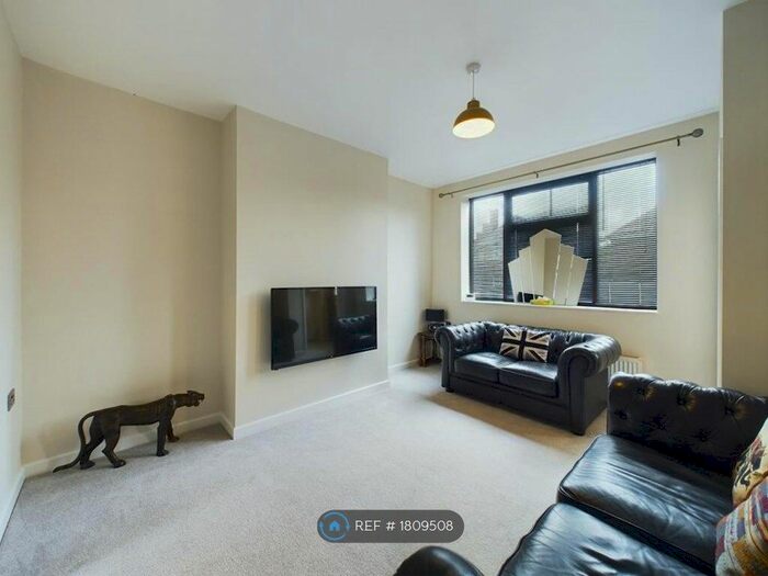 2 Bedroom Semi-Detached House To Rent In Cookson Close, Sheffield, S5