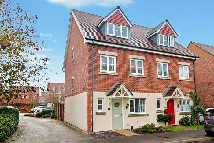 3 Bedroom Semi Detached House For Sale In Crane Road, Bracknell, RG12