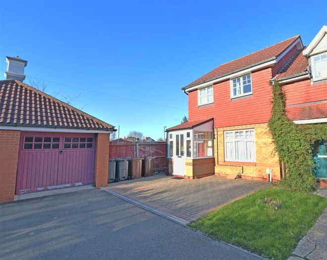 3 Bedroom Semi-Detached House To Rent In Gresham Road, Hounslow, TW3