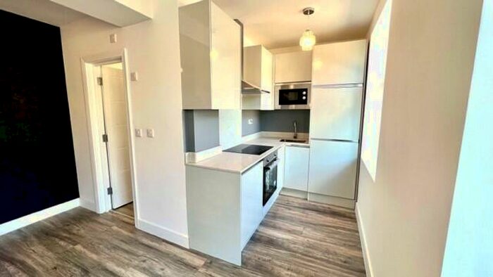 1 Bedroom Flat To Rent In High Road, Leytonstone, E11