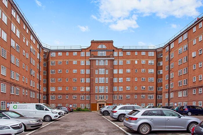 2 Bedroom Flat For Sale In Goldhawk Road, Stamford Court Goldhawk Road, W6