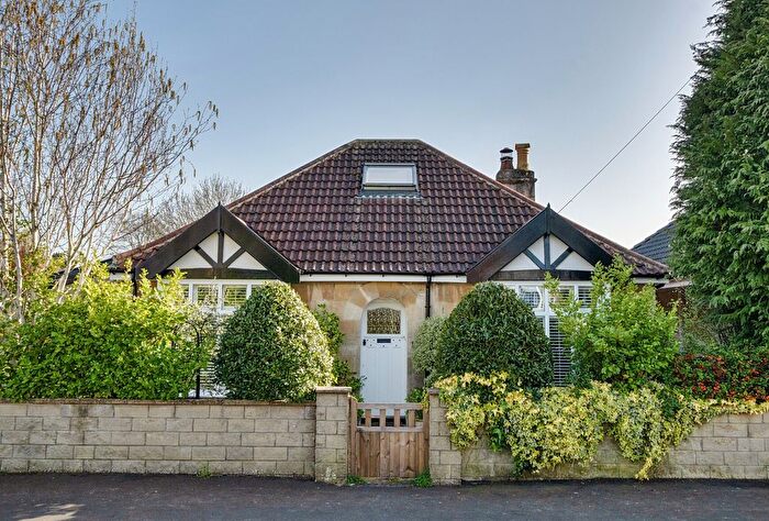 3 Bedroom Bungalow For Sale In Weatherly Avenue, Bath, Somerset, BA2