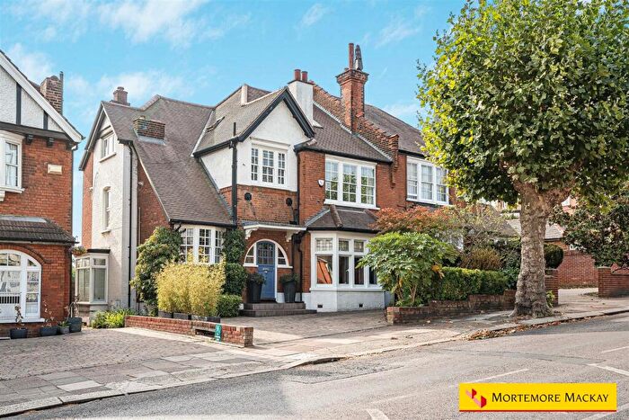 6 Bedroom House For Sale In Old Park Ridings, London, N21
