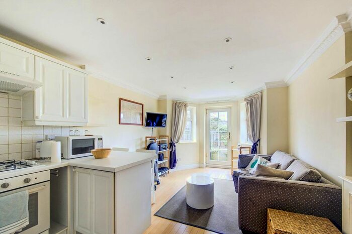 1 Bedroom Flat For Sale In Philbeach Gardens, Earls Court, London, SW5