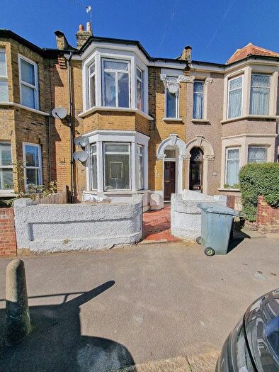 4 Bedroom Flat To Rent In Bushey Road, London, E13