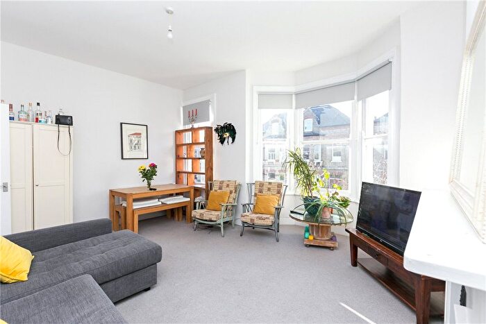 1 Bedroom Flat To Rent In Cromford Road, London, SW18