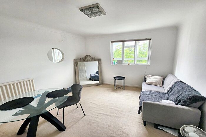 1 Bedroom Flat To Rent In Radley House, Gloucester Place, Marylebone, London, NW1