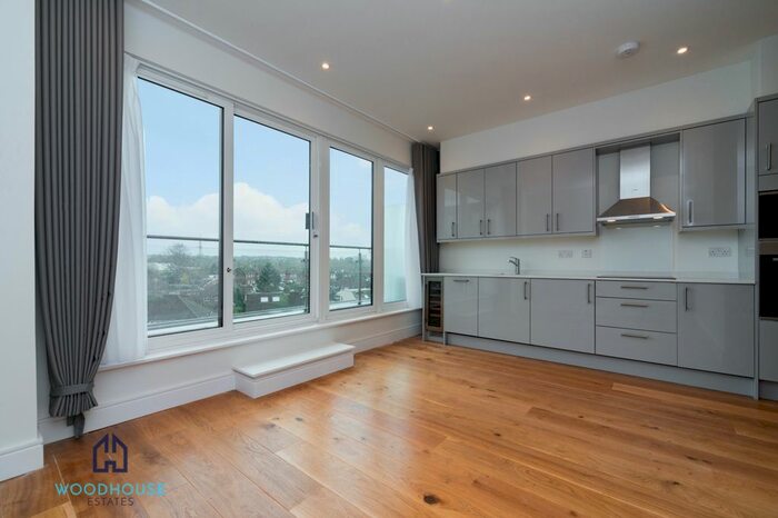 1 Bedroom Flat To Rent In Park Avenue, Bushey, WD23