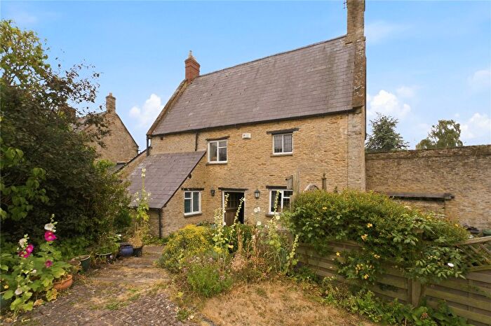 4 Bedroom Country House For Sale In Roundtown, Anyho, Banbury, Oxfordshire, OX17