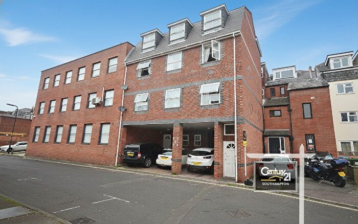 2 Bedroom Flat To Rent In |Ref: |, Winchester Street, Southampton, SO15