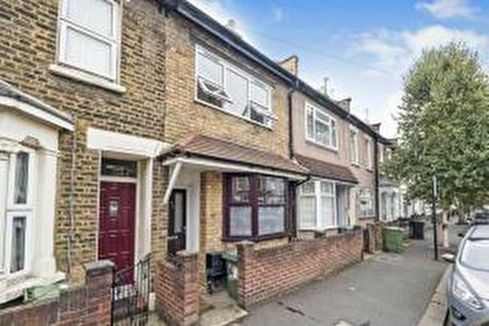 2 Bedroom Terraced House To Rent In Aldworth Road, Stratford, West Ham, London, E15