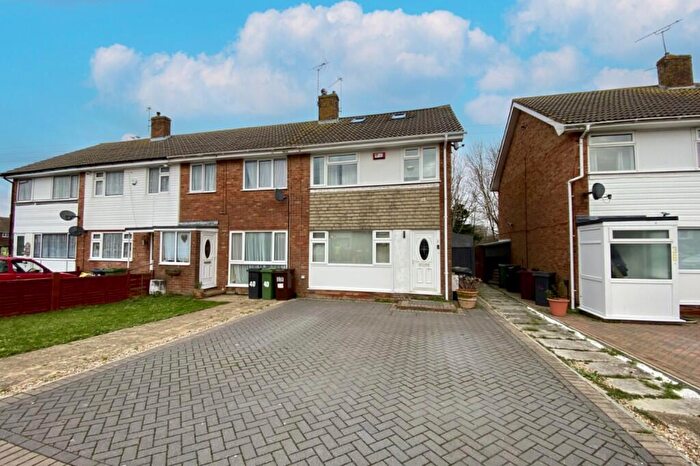 4 Bedroom End Of Terrace House For Sale In Wilton Avenue, Eastbourne, East Sussex, BN22