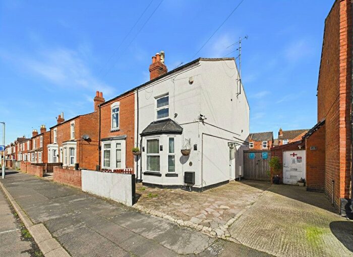 2 Bedroom Semi Detached House For Sale In Linden Road, Gloucester, GL1