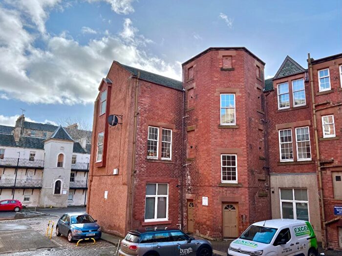 2 Bedroom Flat To Rent In Patriothall, Stockbridge, Edinburgh, EH3
