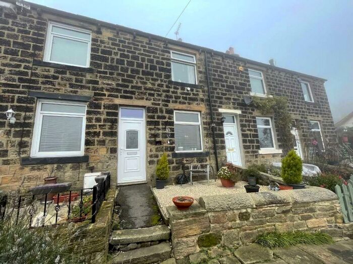 2 Bedroom Terraced House For Sale In South View, Braithwaite, Keighley, West Yorkshire, BD22