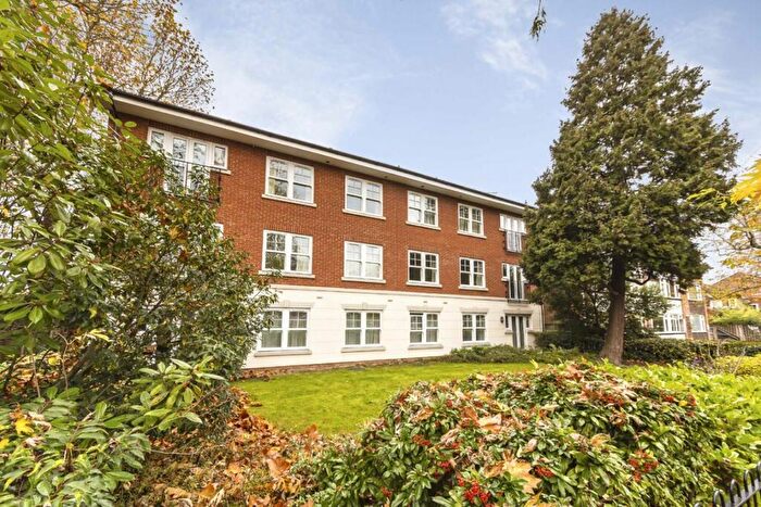 2 Bedroom Flat To Rent In Lovelace Road, Surbiton, KT6