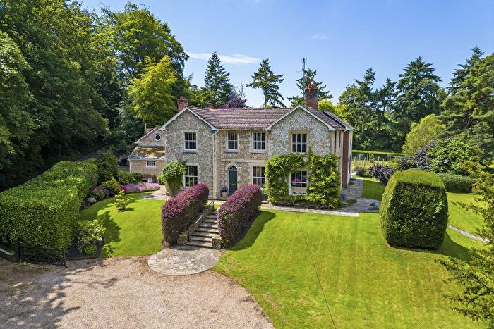 8 Bedroom Detached House For Sale In Dippenhall, Farnham, GU10