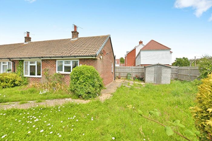 1 Bedroom Bungalow For Sale In King Street, Brenzett, Romney Marsh, Kent, TN29