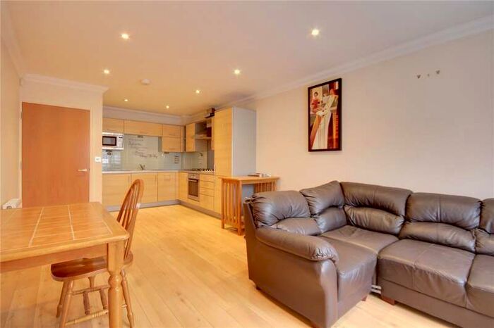 2 Bedroom Flat To Rent In Albany Court, Albany Road, Egham, Surrey, TW20