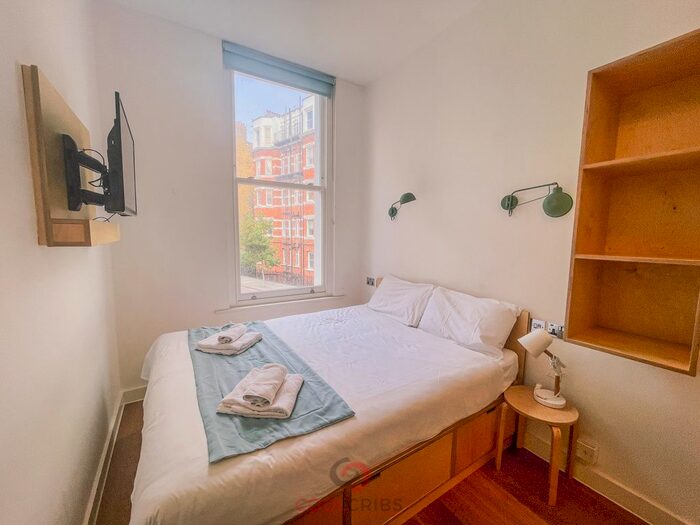 Studio To Rent In Philbeach Gardens, Earls Court, London SW5