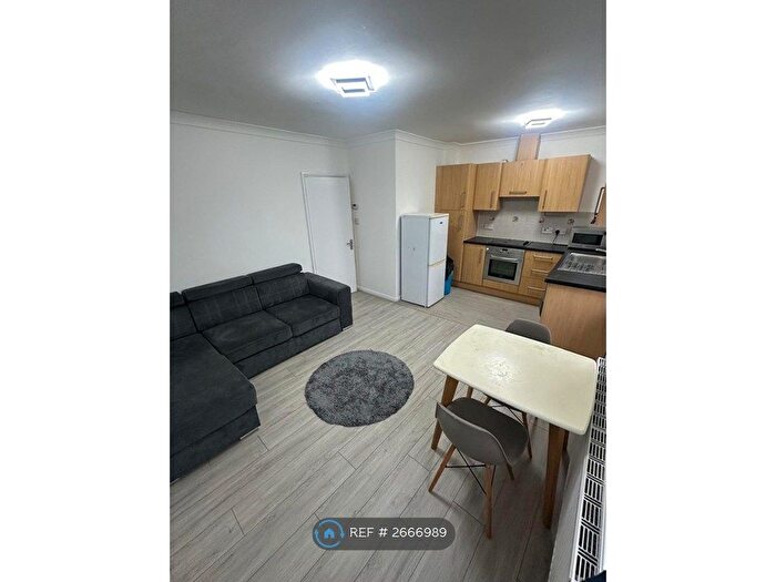 1 Bedroom Flat To Rent In Hampden Road, London, N8