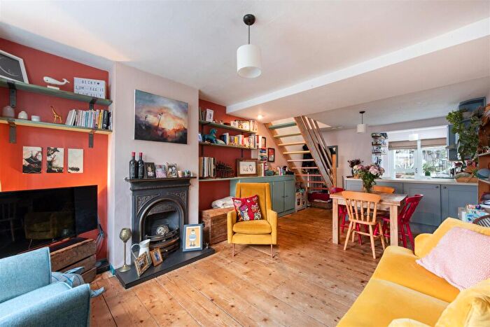 2 Bedroom Terraced House For Sale In Hillside Grove, London, N14