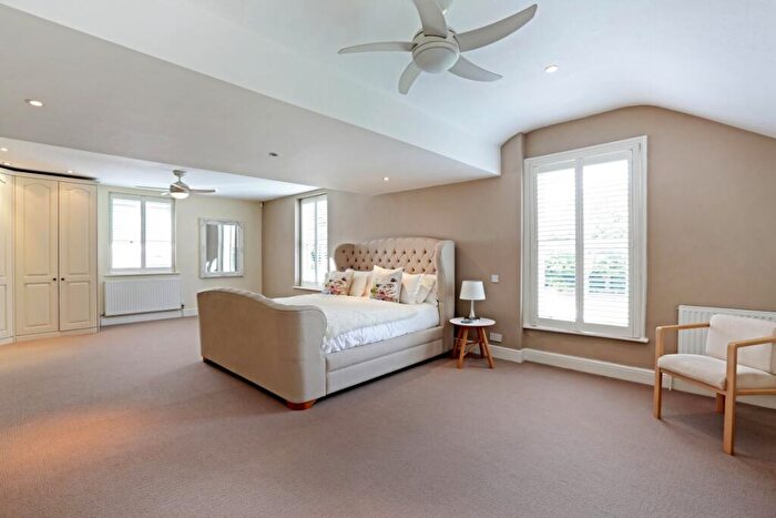 5 Bedroom Detached House To Rent In Beaumont Rise Marlow, SL7