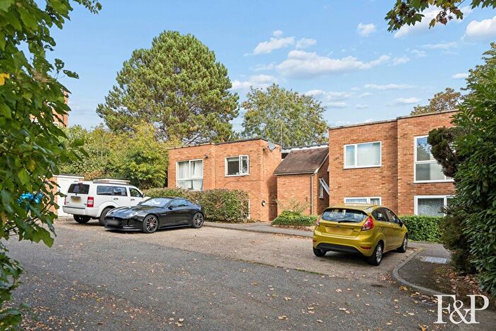 2 Bedroom Flat For Sale In Croxley Rise, Maidenhead, SL6