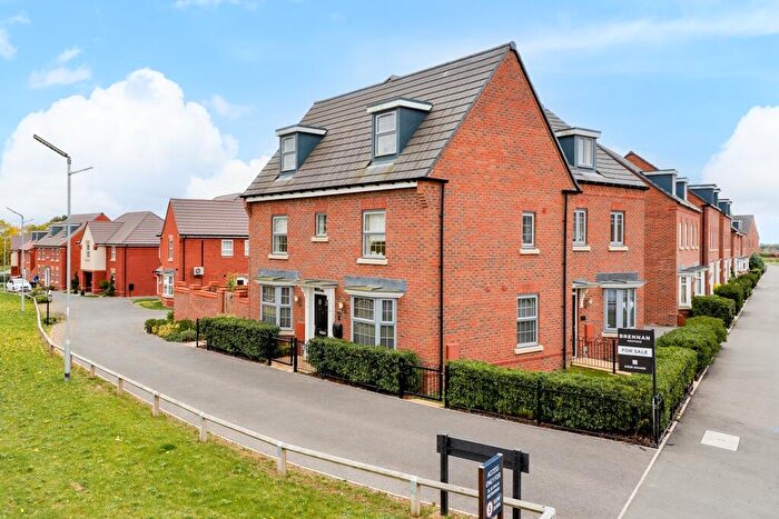 4 Bedroom Semi-Detached House For Sale In Belton Road, Barton Seagrave, NN15