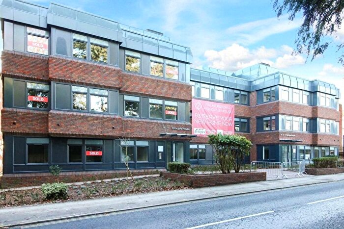 2 Bedroom Flat To Rent In Fleet Road, Fleet, Hampshire, GU51