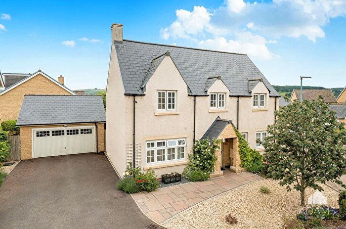 4 Bedroom Detached House For Sale In Oldhill Grove, Winchcombe, Cheltenham, GL54