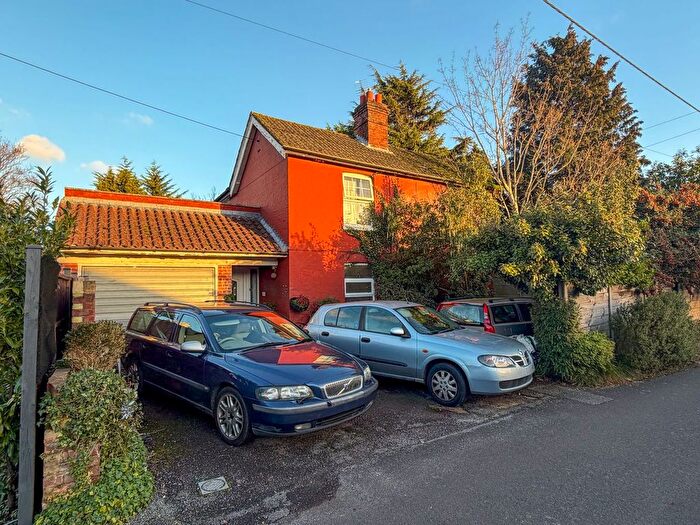 5 Bedroom Detached House For Sale In Ashurst Road, West Moors, Ferndown, BH22