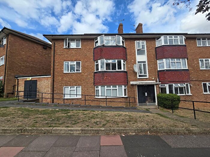 2 Bedroom Flat To Rent In Maylands Drive, Sidcup, DA14