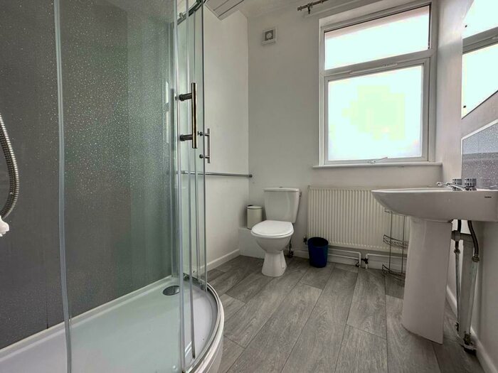 6 Bedroom House To Rent In Somers Road, Southsea, PO5