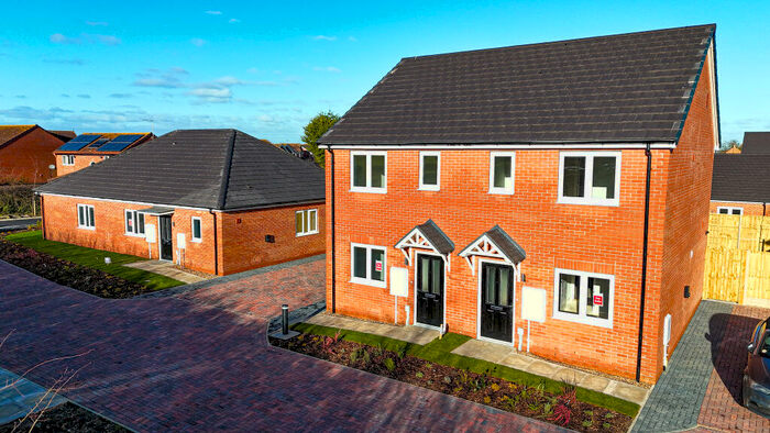 2 Bedroom Semi-Detached House For Sale In Doddington Lane, Claypole, Newark, PE21