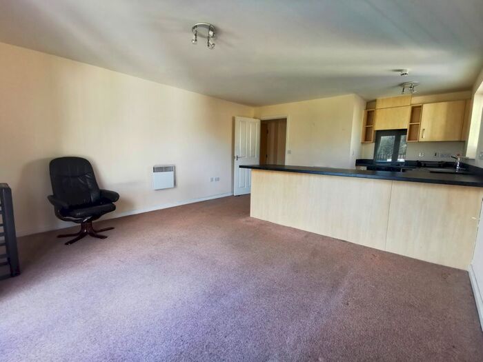 2 Bedroom Flat For Sale In Hall Street, Blackwood, NP12