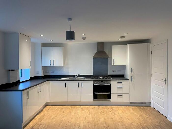 2 Bedroom Flat To Rent In St. Andrews Way, Stanford-Le-Hope, SS17