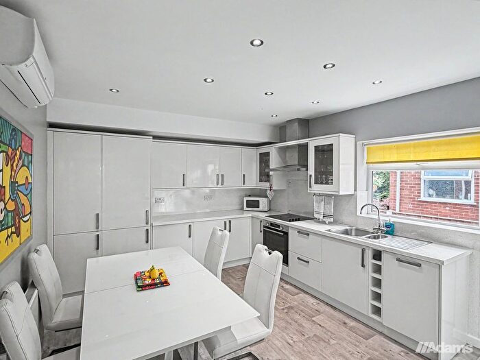 2 Bedroom Semi Detached Bungalow For Sale In Baileys Close, Widnes, WA8