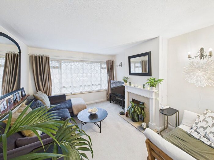 3 Bedroom Semi Detached House For Sale In Convent Road, Windsor, Berkshire, SL4