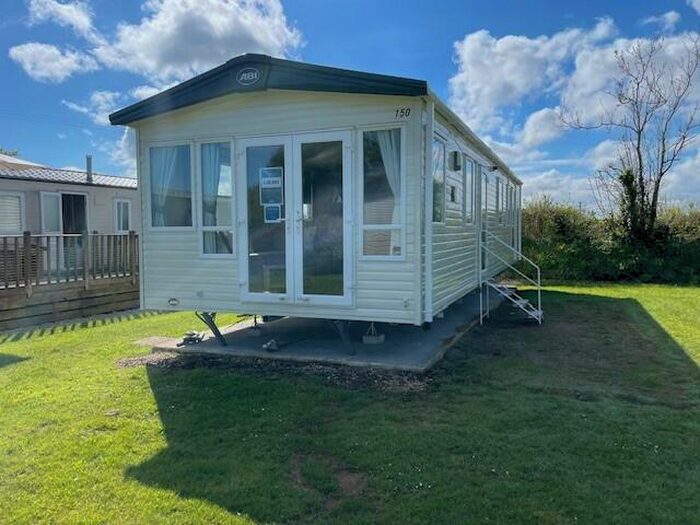 3 Bedroom Caravan For Sale In Wilverley Lodge, St Mabyn, PL30
