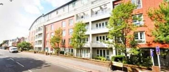 2 Bedroom Flat For Sale In Park Lane, Croydon, CR0