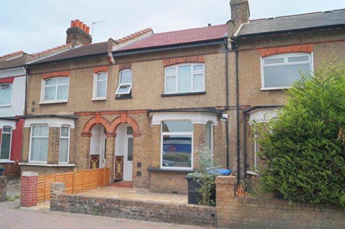 6 Bedroom Terraced House For Sale In Hertford Road, Waltham Cross, EN8